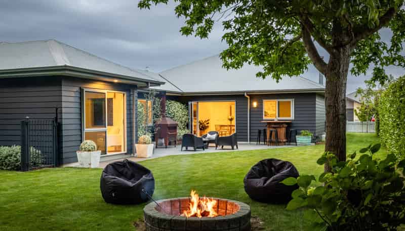 4 Donald Place, Frimley