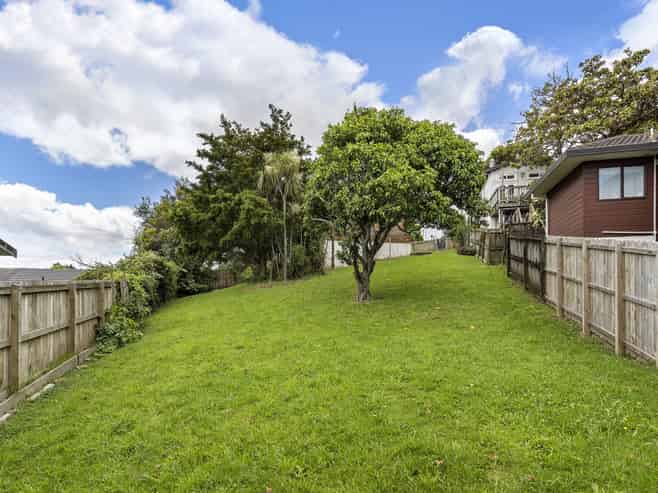 23 and 23A Benfield Avenue, Mount Albert