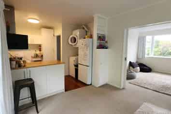 Upper Flat Norna Crescent, Kelburn