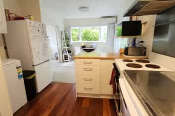 Upper Flat Norna Crescent, Kelburn