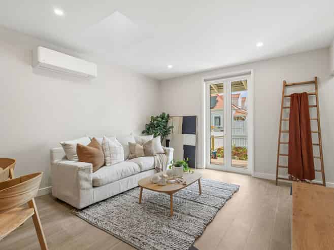 9A Waitikiri Drive, Parklands