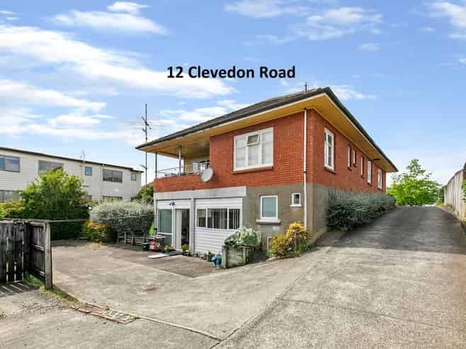 12 Clevedon Rd, Papakura