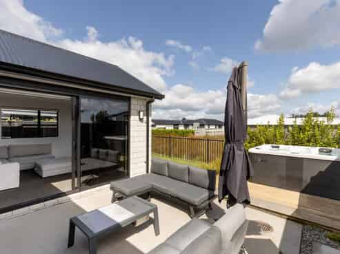 21 Tangaroa Place, Poike