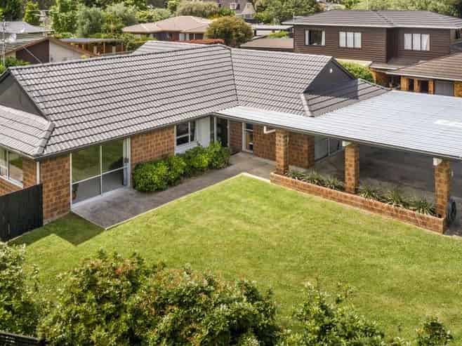 6 Corolu Place, Conifer Grove