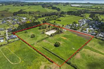 101 McRobbie Road, Kingseat