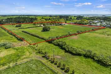 101 McRobbie Road, Kingseat