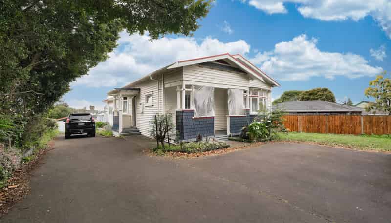 3199 Great North Road, New Lynn