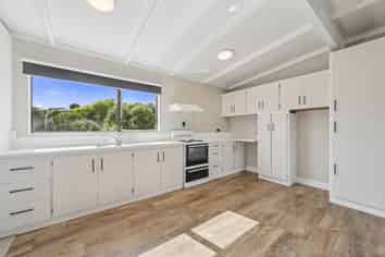 9a Ash Grove, Ranui Heights