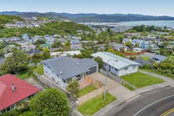 184 Dowse Drive, Maungaraki