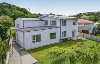 184 Dowse Drive, Maungaraki