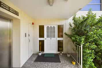 2/10 Hunter Street, Hamilton Central