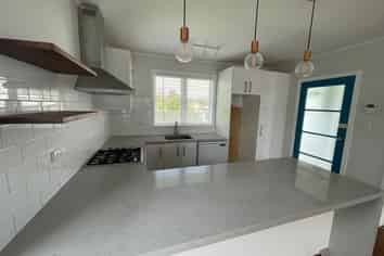 60 St Leonards Road, Kelston