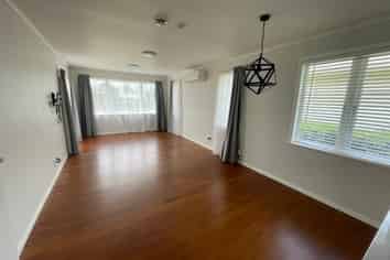 60 St Leonards Road, Kelston