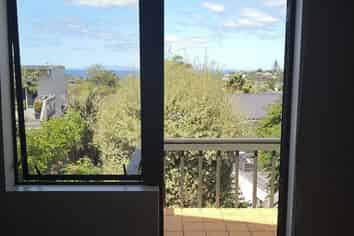 8 Theodora Place, Mairangi Bay