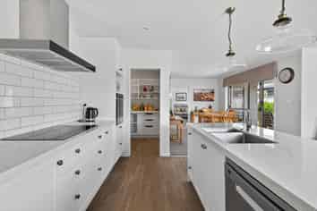 10 Hiria Crescent, Papamoa