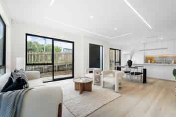 1/129 Arran Road, Browns Bay