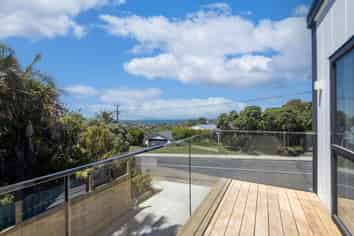 1/129 Arran Road, Browns Bay