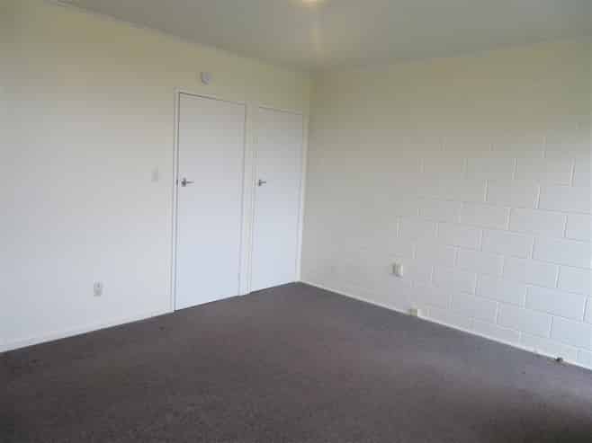 1/136-138 Waddington Drive, Naenae