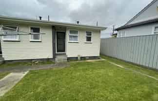 1/136-138 Waddington Drive, Naenae