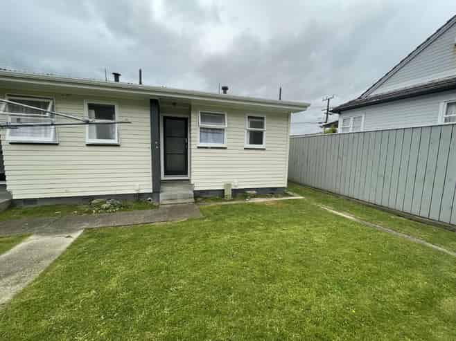 1/136-138 Waddington Drive, Naenae