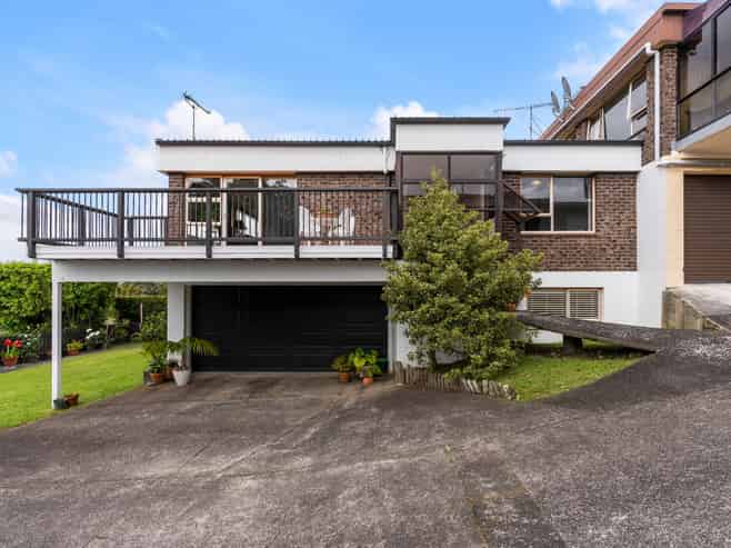 2/22 Martin Crescent, Northcote