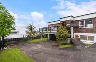 2/22 Martin Crescent, Northcote