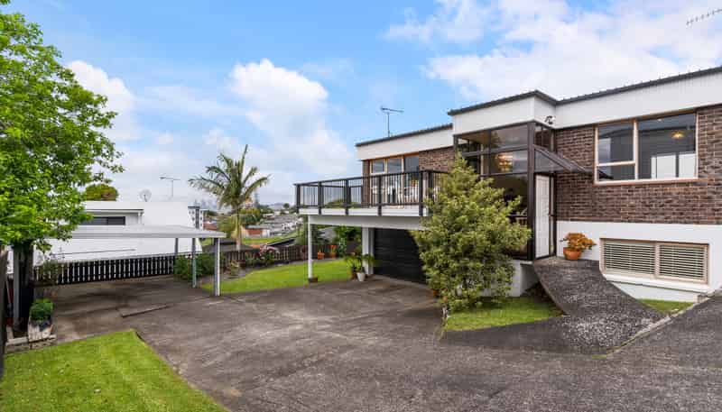 2/22 Martin Crescent, Northcote