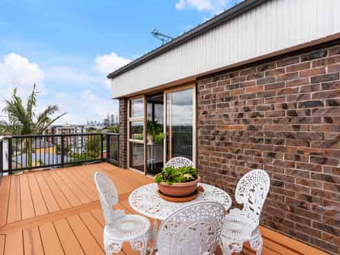 2/22 Martin Crescent, Northcote
