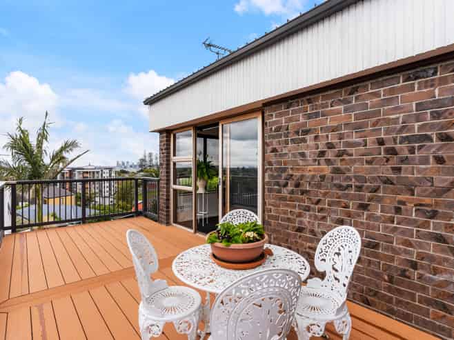 2/22 Martin Crescent, Northcote