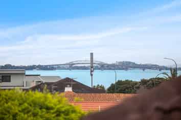 8 Beach Road, Te Atatu Peninsula