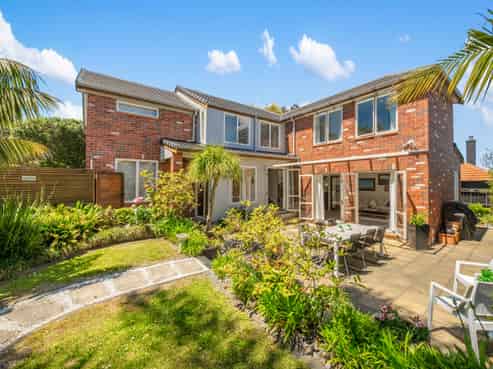 8 Queensway, Three Kings