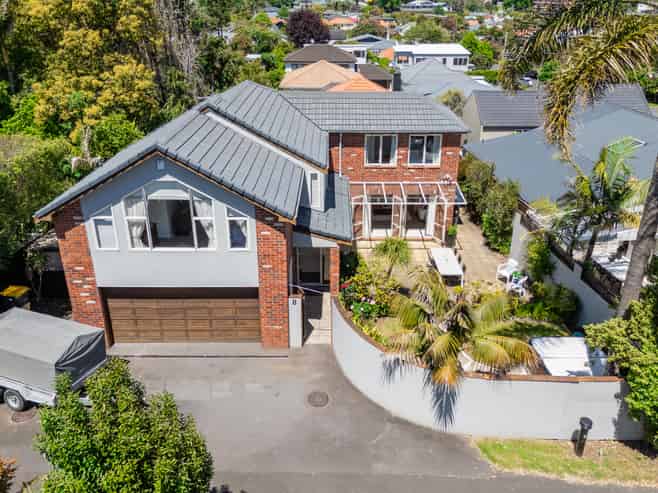 8 Queensway, Three Kings