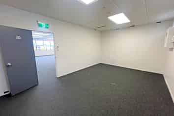 MAJOR MANUKAU EXPOSURE
