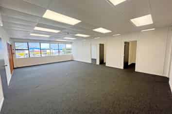 MAJOR MANUKAU EXPOSURE
