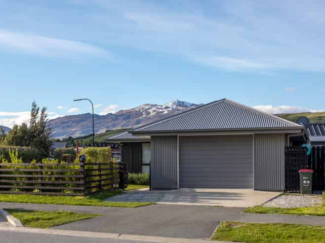 29 Risinghurst Terrace, Lower Shotover