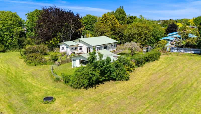 74 Swansea Road, Stratford