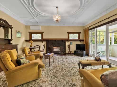 74 Swansea Road, Stratford