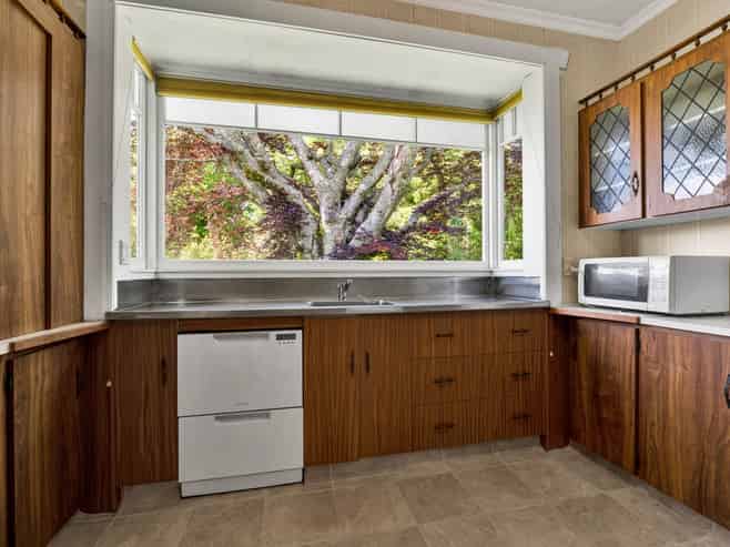 74 Swansea Road, Stratford