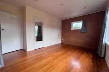 1/8 Quiet Street, Te Atatu South