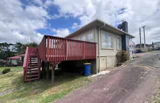 1/8 Quiet Street, Te Atatu South