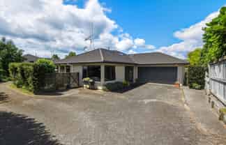 26 Pembroke Drive, Bethlehem