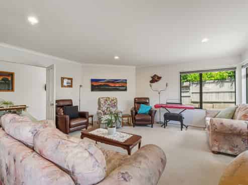 26 Pembroke Drive, Bethlehem