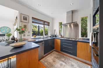 24 Duthie Street, Karori