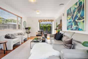 24 Duthie Street, Karori