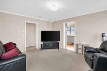 9 Ronberg Street, Highbury