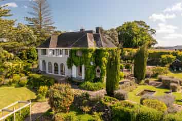 215  Bleakhouse Road, Mellons Bay