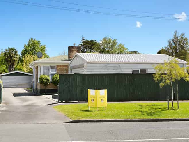 15 Tomin Road, Glenview