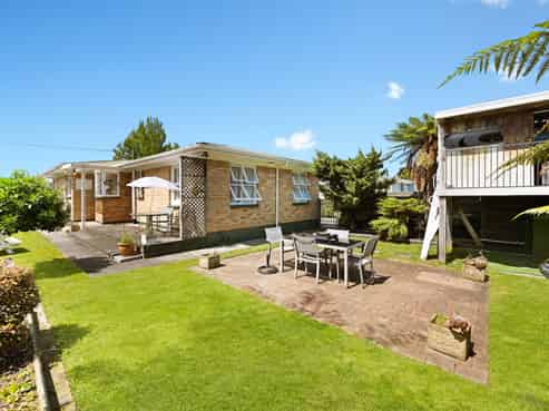 15 Tomin Road, Glenview