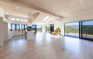 22 Hinemoa Terrace, Tairua