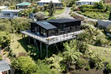 22 Hinemoa Terrace, Tairua